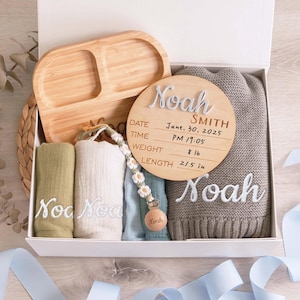 Personalized Baby Gift Box, Newborn Gift Set, Custom Baby Shower Gift, Baby Name Keepsake, Baby Boy or Girl Present, Welcome Baby Gift