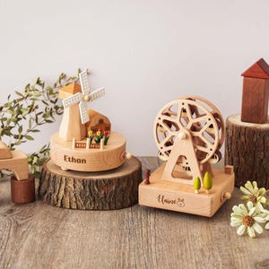 Gegraveerde muziekdoos babynaam, Moederdagcadeau, aangepast babycadeau, gepersonaliseerde houten muziekdoos, cadeau voor kind, muziekcarrousel [W+R] afbeelding 9
