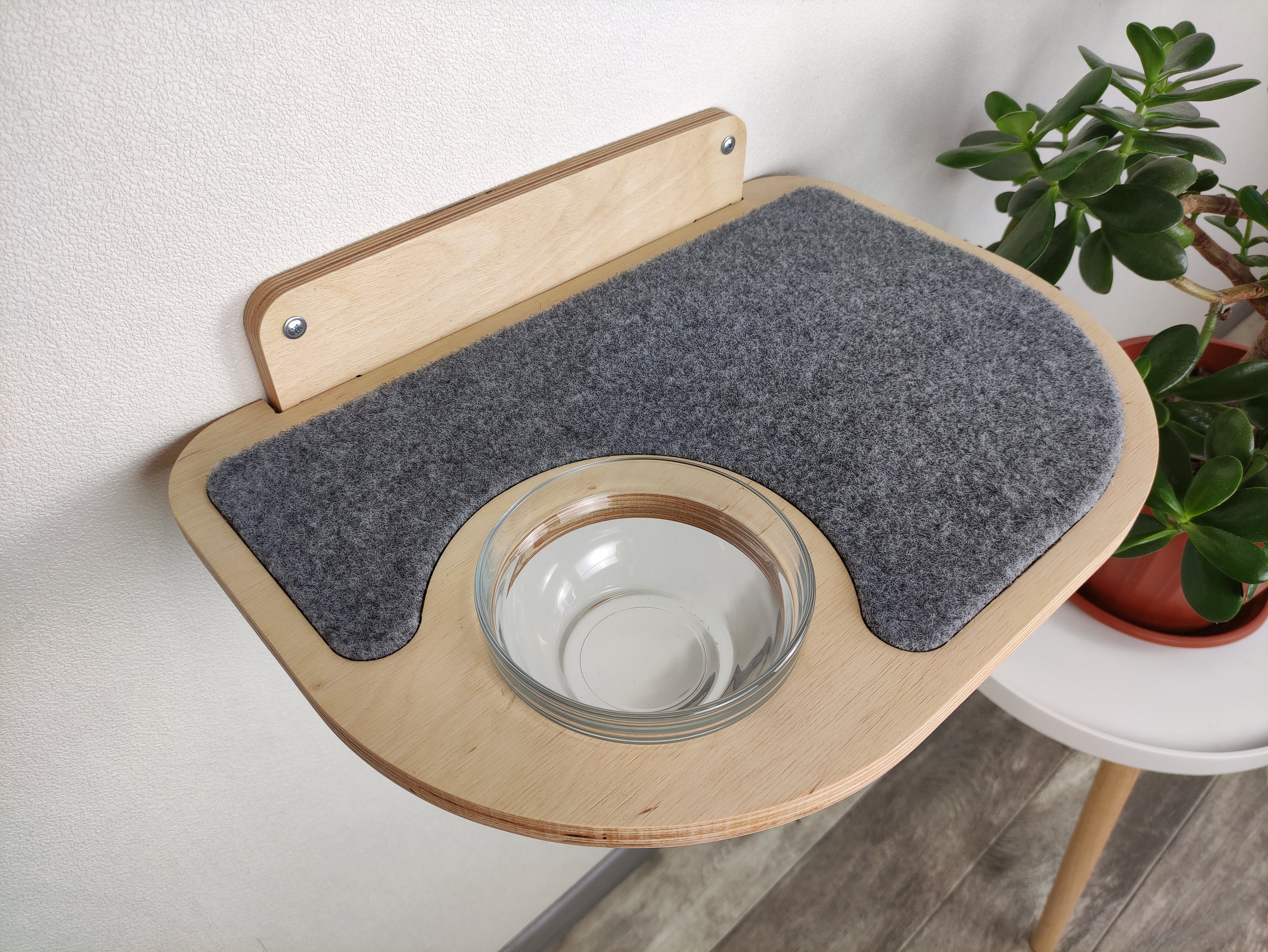 cat feeder shelf
