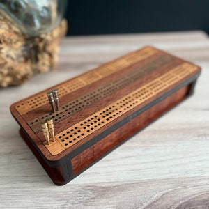 Planche de cribbage vintage personnalisée, jeu de société classique, cribbage en bois, cadeau de mariage, cadeau d'anniversaire, cadeau d'anniversaire.