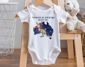 Jemand in Australien liebt mich, Australisches Baby Geschenk, Neugeborenes Baby, Aussie Übersee Geschenk, Neues Baby Australien, Känguru Baby Geschenk, Australien