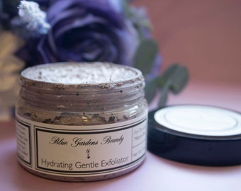 Lavender Face Cleanser: Hydrating for Dry and Aging Skin