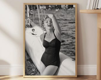 Marilyn Monroe on a Yacht Poster, Marilyn Monroe Vintage Print, Retro Hollywood Wall Art, Vintage Black And White Poster - Digital File
