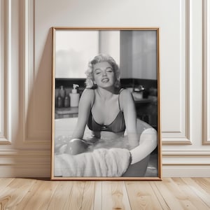 Marilyn Monroe Bathtub Poster, Marilyn Monroe Vintage Print, Retro Bathtub Prints, Hollywood Wall Art, Black And White Art - Optional Frame