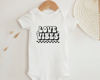 Love Vibes Valentine Body/Retro Valentine Body/Baby Valentine Geschenk/Baby Shower Geschenk