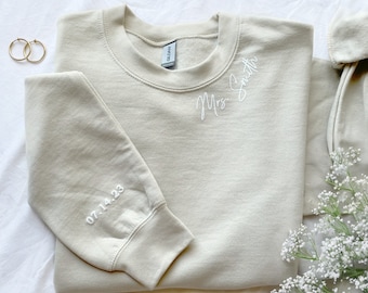 Personalized Mrs Sweatshirt, Custom Wedding Gift, Anniversary Gift for Her, Mrs Neckline Embossed Sweater, Wedding Date Sleeve, Bride To Be