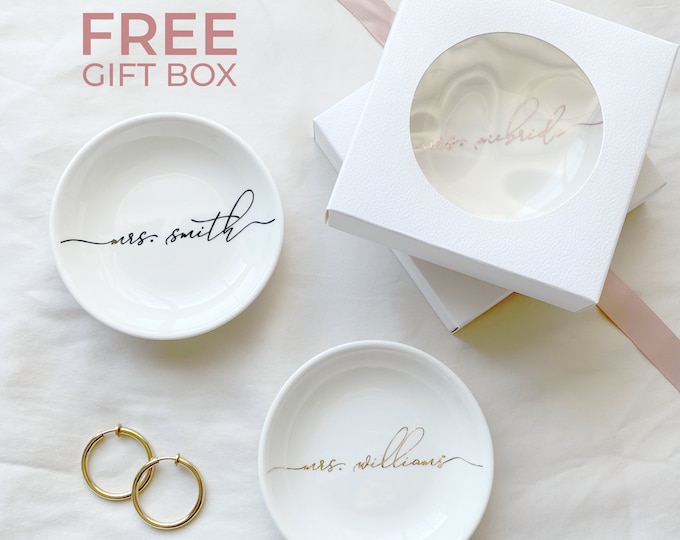 Personalized Mrs Ring Dish, Wedding Ring Holder, Gift for Bride, Wedding Gift for Her, Engagement Gift, Bridal Shower Gift, Anniversary Gift
