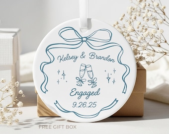 Personalisierte Verlobung Ornament, Benutzerdefinierte Verlobung Geschenk, erste Weihnachten verlobt, Keramik Verlobung Andenken