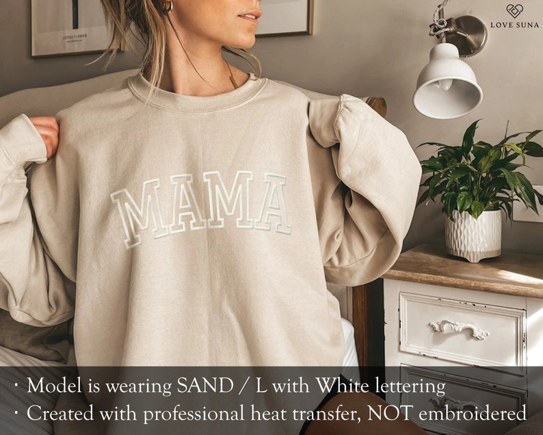 Personalized Mama Sweatshirt with Kid Names on Sleeve, Mothers Day Gift, Birthday Gift for Mom, New Mom Gift, Minimalist Cool Mom Sweater zdjęcie 2