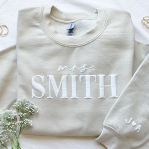 Personalized Mrs Sweatshirt, Wedding Gift, Engagement Gift, Bridal Shower Gift, New Bride Sweater, Custom Fiancee Sweater, Newlywed Present