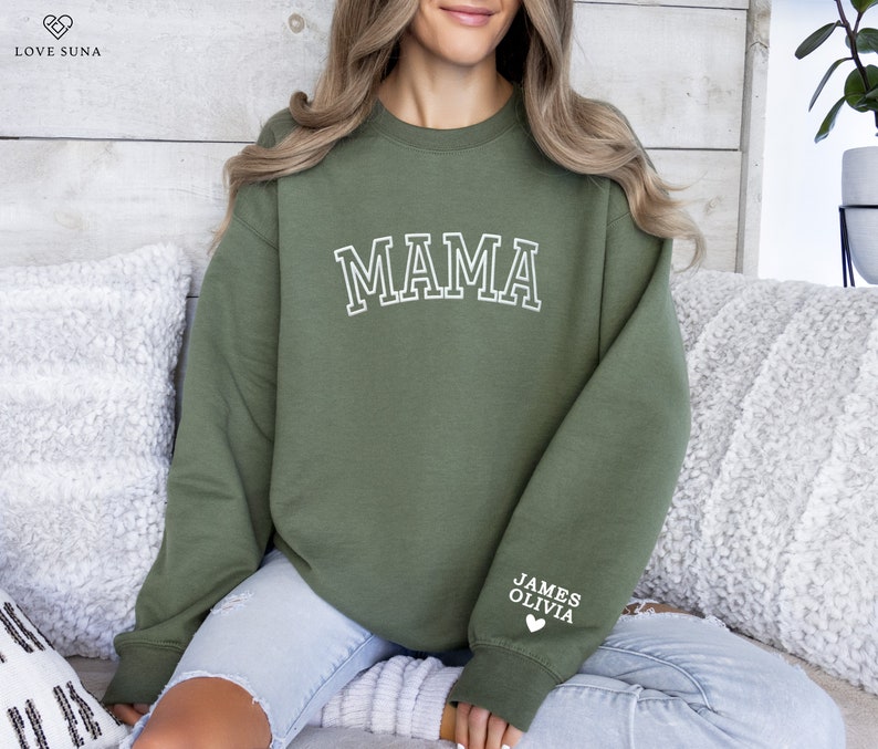 Personalized Mama Sweatshirt with Kid Names on Sleeve, Mothers Day Gift, Birthday Gift for Mom, New Mom Gift, Minimalist Cool Mom Sweater zdjęcie 6