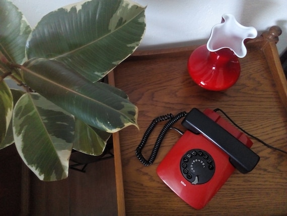 Retro Telephone Iskra /70's /vintage Telephone / Vintage Red