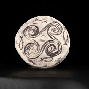 Large ceramic adjustable ring with sea spirals, inspired by the ancient Greek Minoan civilization image 1