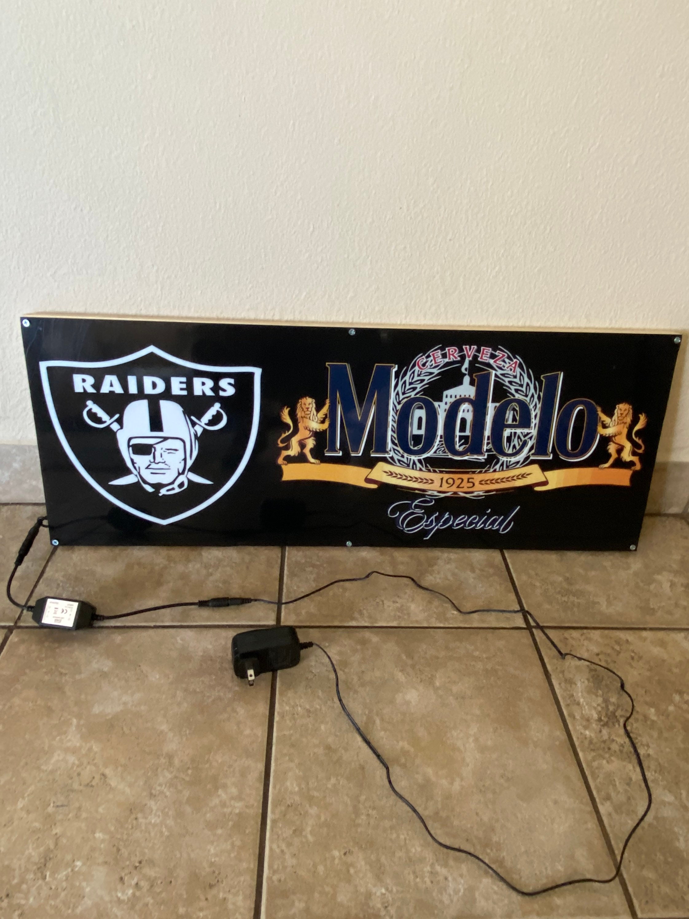 NFL Las Vegas Raiders LED Neon Sign - 20.2 x 20.9 inches / m4 in