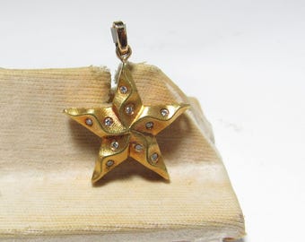 Well Made 18k Solid GOLD Star Pendant with Natural Diamonds