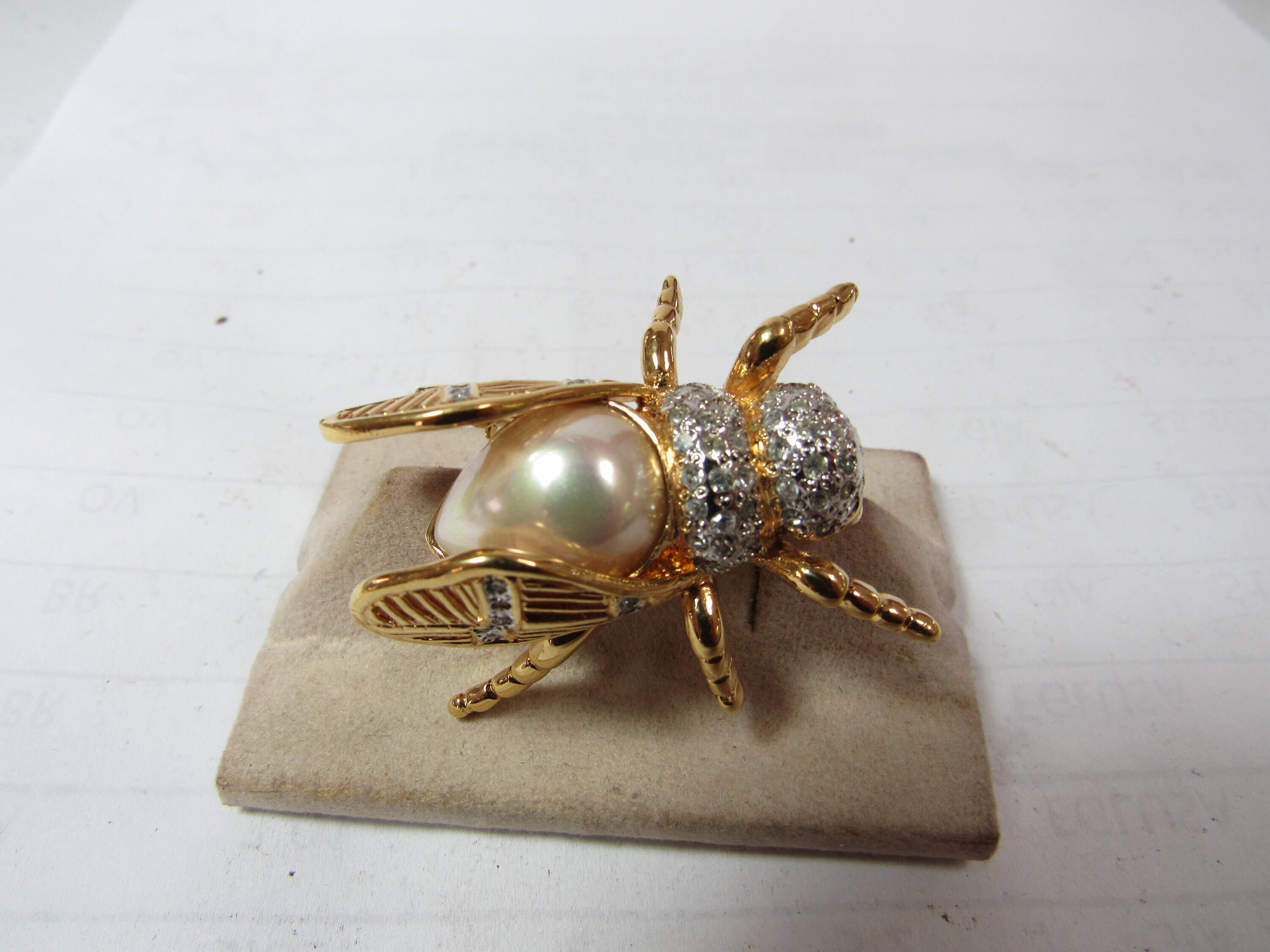 Voguebijoux Rhinestone Bee PIN / BROOCH Gold Tone - Etsy Voguebijoux Rhinestone Bee PIN / BROOCH Gold Tone - Etsy