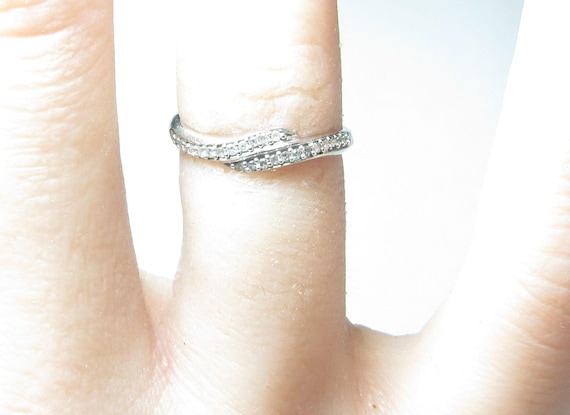 Solid 10k Solid White GOLD Band / Ring with 24 Ro… - image 4