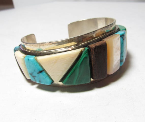Solid 14k Gold Vintage Native American Navajo Gaspeite Inlay Link Bracelet Solid 14k Gold Vintage Native American Navajo Gaspeite Inlay Link Bracelet