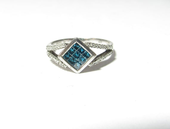 Solid Sterling Silver Ring with Blue and White Na… - image 1