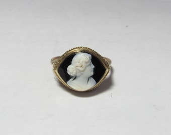 Vintage 10k Solid Yellow GOLD Filigree Ring with One Piece Hand Carved Stone Cameo
