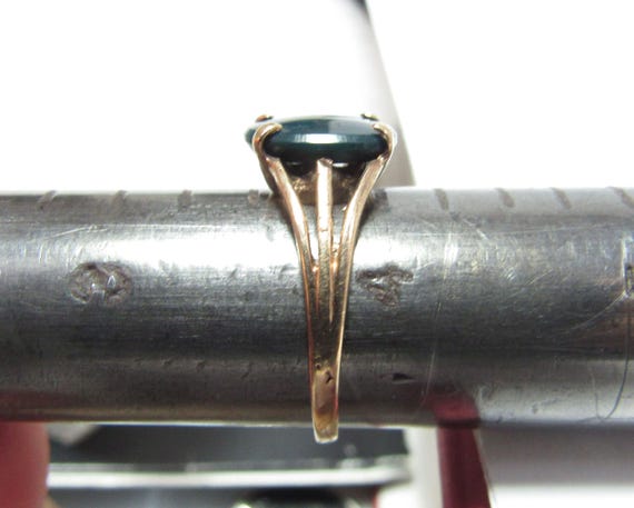 Solid 10k GOLD Ring with Oval Natural Bloodstone … - image 4
