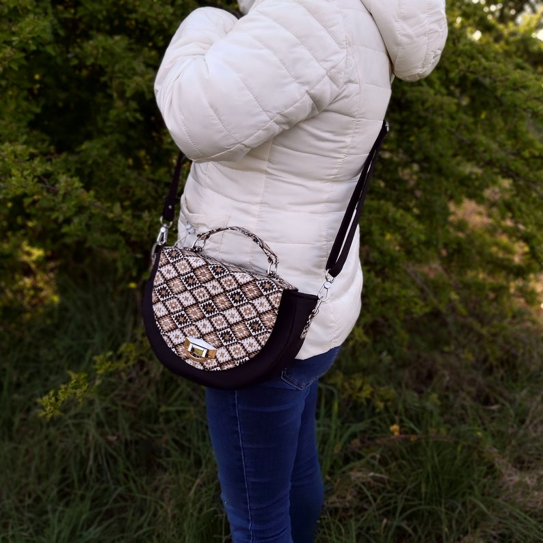 Bozena Saddle Bag / PDF Sewing Pattern / Round Crossbody Bag With a Flap / Allsewpetite image 7