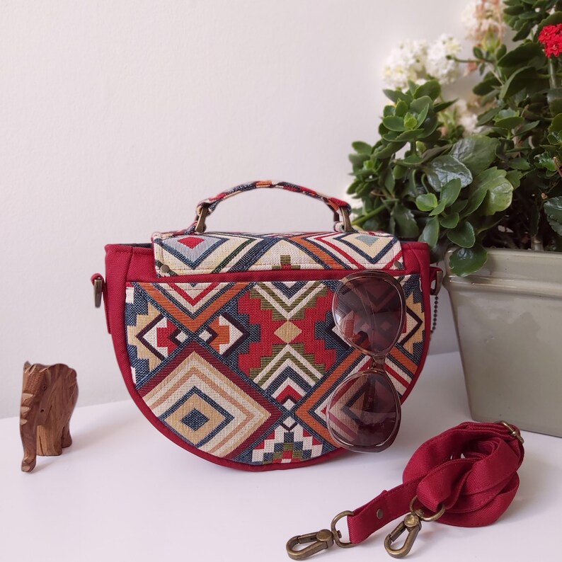 Bozena Saddle Bag / PDF Sewing Pattern / Round Crossbody Bag With a Flap / Allsewpetite image 3