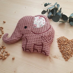 Personalisierbarer Elefant als Dinkelkissen oder Kirschkernkissen Bild 1