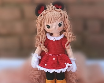 Bambola all'uncinetto con vestito da Minnie Modello per bambola principessa all'uncinetto Modello per bambola con capelli ricci all'uncinetto Termini inglesi per gli Stati Uniti