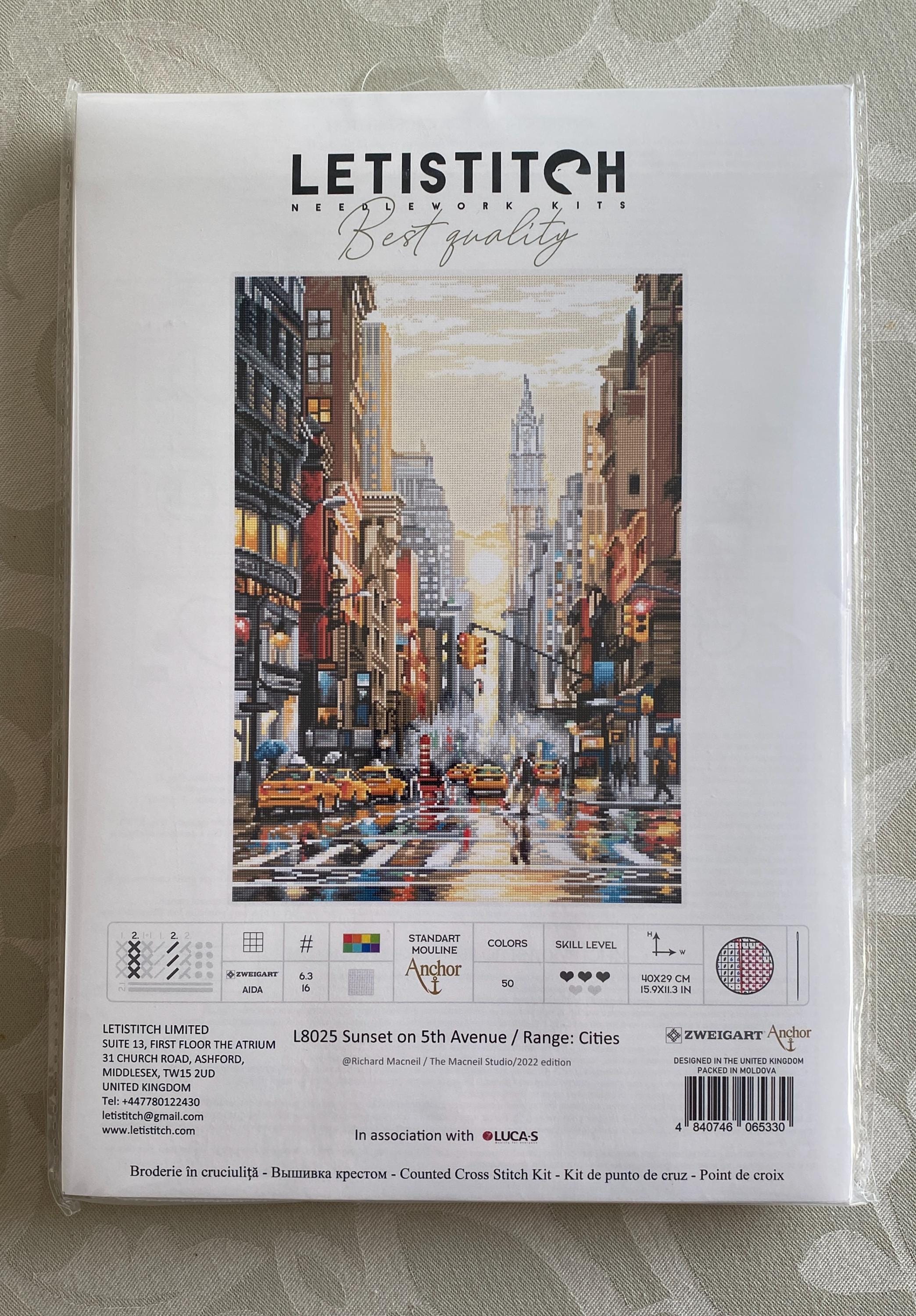Letistitch / LETI L8025 Sunset on 5th Avenue / Cross Stitch