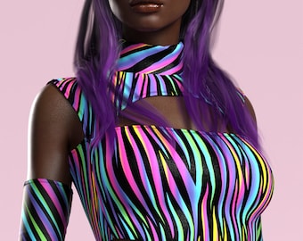 Top corto con rayas arcoíris y orgullo: Top con cortes para festivales y fiestas