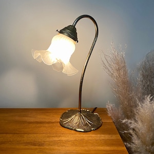 Vintage 15 Lily Flower Gooseneck Lamp Art Nouveau Lily Pad Flowering Table Lamp Tall Pond Lilly Frosted Glass Shade Boudoir Lamp Etsy