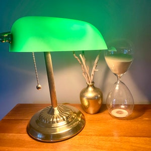 Green Shade Bankers Lamp | Vintage Brass Desk Lamp with Green Glass Shade | 1980s Banker's Style Office Desk Light | Bank Lamp