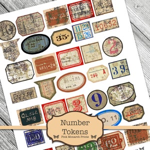 Op de afbeelding: Een set vintage-stijl nummertokens met beschadigde randen en een versleten, verbleekte uitstraling. De tokens bevatten verschillende nummers, waaronder 10, 35, 11, 23, 15, 26, 10632, 790, 39, 9, 11 en meer. De tokens zijn gedrukt op een witte achtergrond.