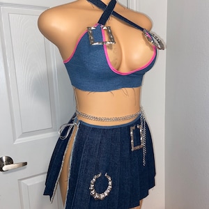 Pink , size Small , adjustable top and bottoms. Ready to ship!