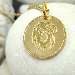 純金 14k ライオンヘッドネックレス、パーソナライズされたライオンペンダント、魅力的なアフリカンライオンジュエリー、ゴールドディスクライオンキングヘッド、動物ネックレス