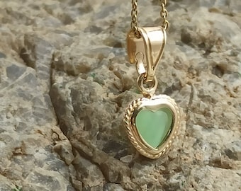 dainty heart emerald necklace solid gold 14k,emerald heart,solid gold heart,necklace for gift,birthday present,gift for mom,heart gift