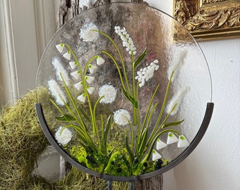 Standbild weiße Blumenvielfalt mit Ständer