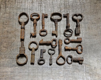 15 pcs rusty antique barrel keys, old small wrought iron keys, metal detecting finds