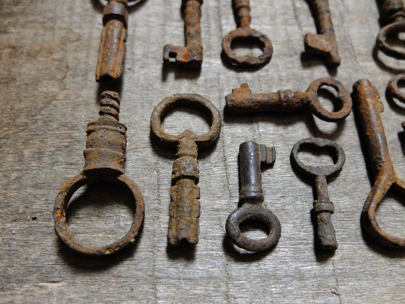 Small Rusty Key 15 Pcs Rusty Antique Barrel Keys, Old Small Wrought Iron Keys, Metal ...