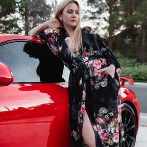 Black Floral Silk Kimono Robe: Vintage Style Dressing Gown