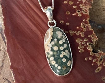 Colgante de jaspe oceánico