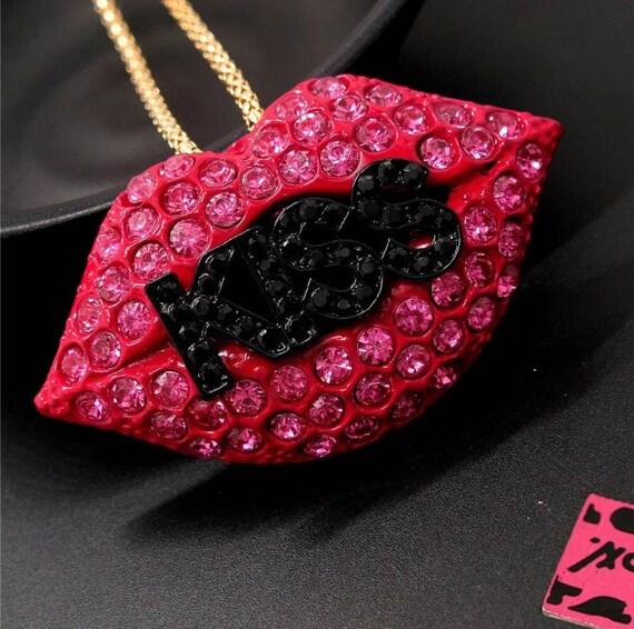 Betsey Johnson Kiss Necklace Crystal Lips Kiss Design Pink