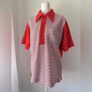 Vintage 70er Jahre King Louie Kurzarm-Bowlingshirt mit rotem und weißem Kragen