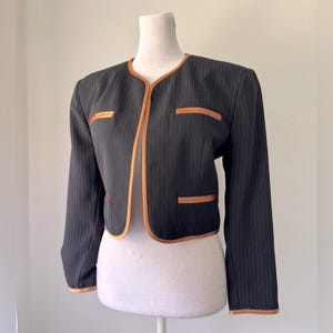 Vintage 90er Jahre Nina K Schwarz & Orange Nadelstreifen Kurz Offene Front Blazer