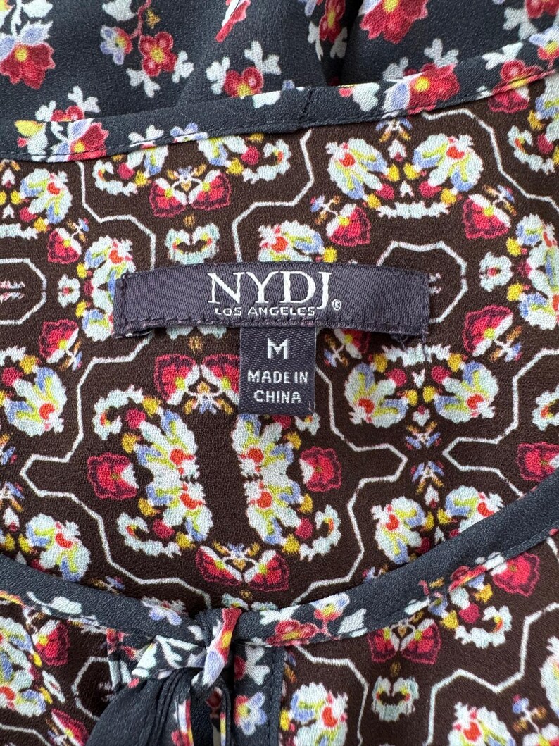 NYDJ Los Angeles Multicolored Floral Print Tie Neck Short Sleeve Blouse image 5