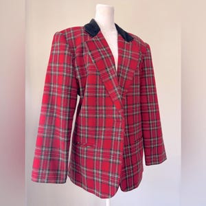 Vintage ‘90s Sag Harbor Petite Red & Black Plaid Relaxed Fit Wool Blazer