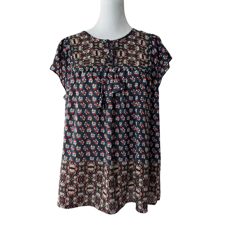 NYDJ Los Angeles Multicolored Floral Print Tie Neck Short Sleeve Blouse image 1