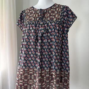 NYDJ Los Angeles Multicolored Floral Print Tie Neck Short Sleeve Blouse image 2