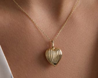 Solid Gold Heart Urn Necklace – Ribbed Memorial Pendant, Keepsake Ash Holder Necklace, 14k Gold Cremation Jewelry Gift for Her, Christmas